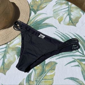 Billabong Cheeky Strappy Bikini Bottom | Medium | Black